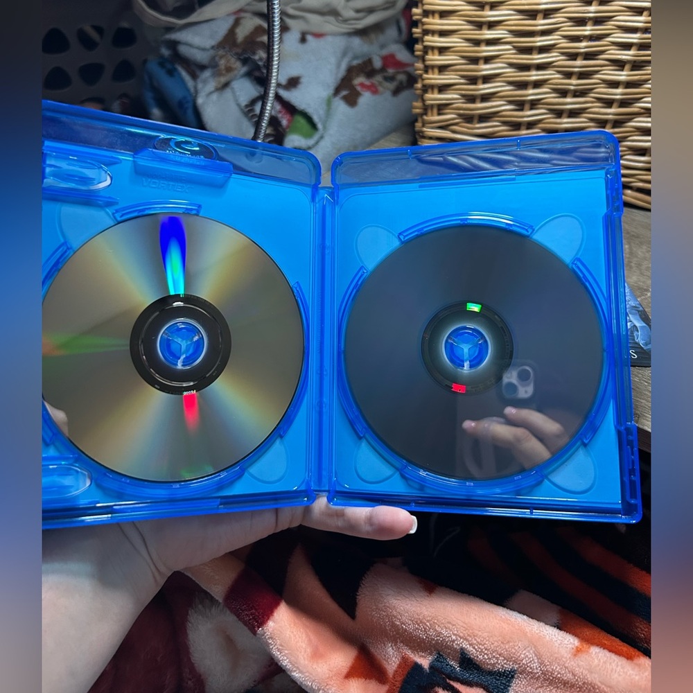 Disney's Beauty and the Beast Blu-ray Combo - Yellow and Blue - Picture 4 of 6